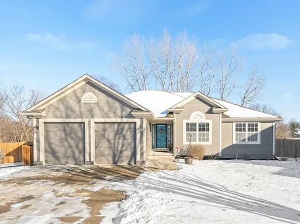 805 NW Hawthorn Ct, Grain Valley, MO 64029