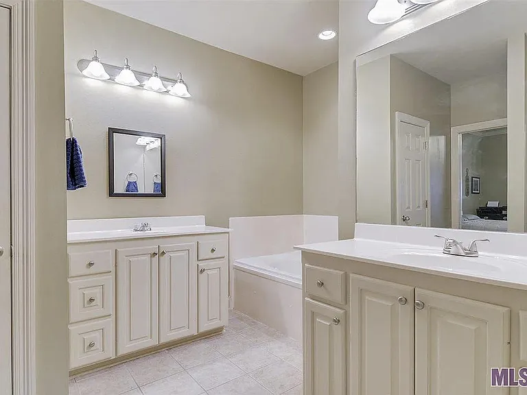 3930 Northshore Ave — Photo 6
