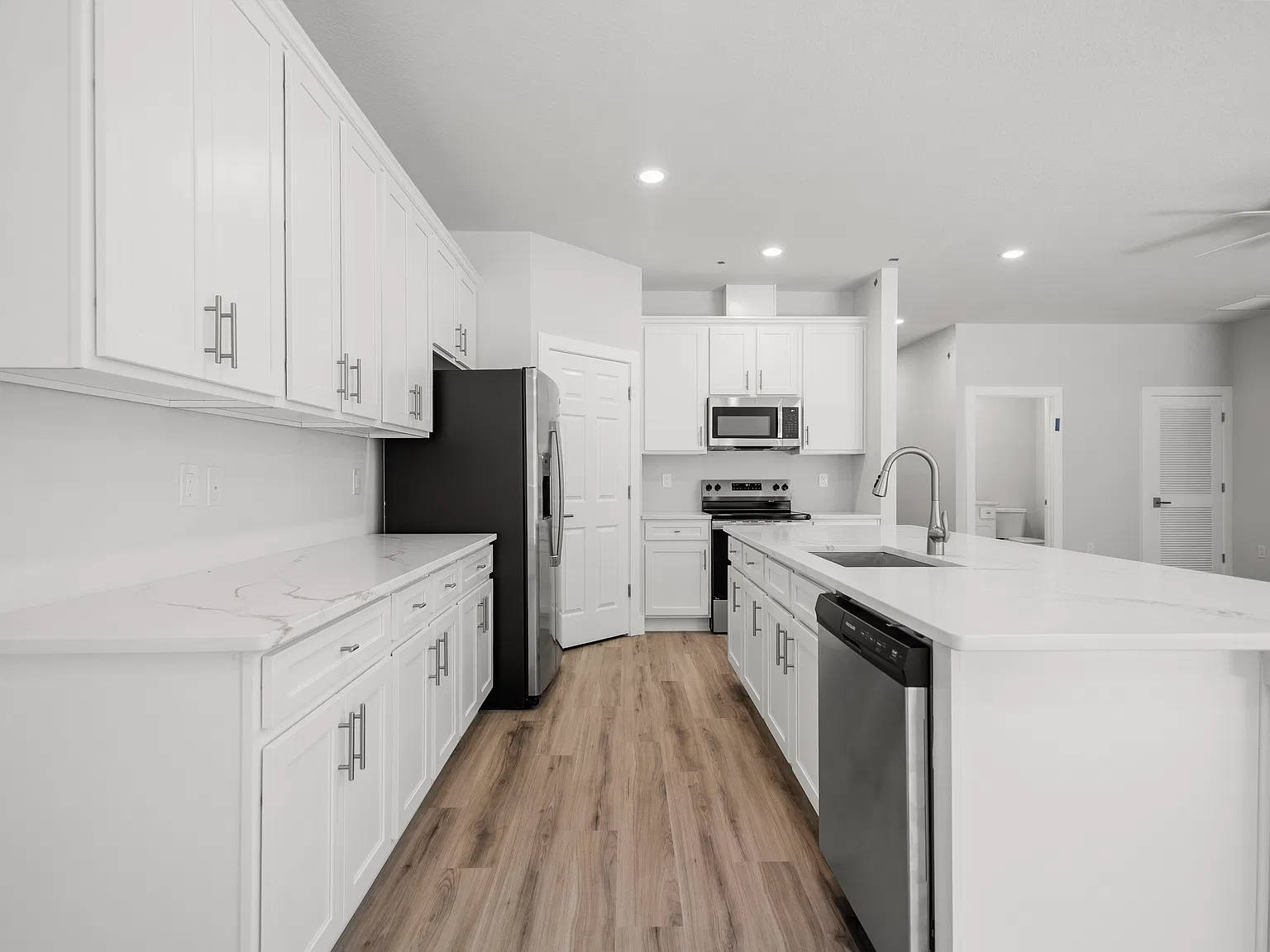 6443 W Oak Park Blvd — Photo 2
