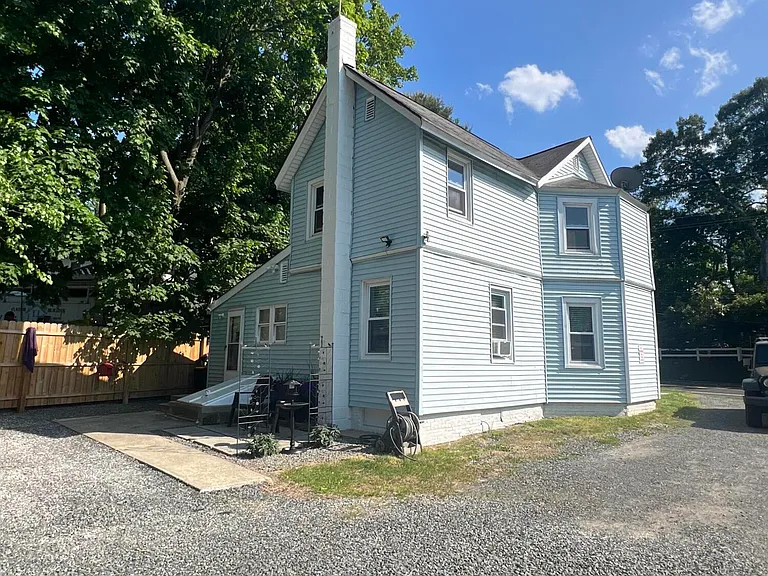 148 W Sylvania Ave #B — Photo 26