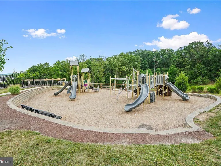 10132 Lake Linganore Blvd — Photo 50
