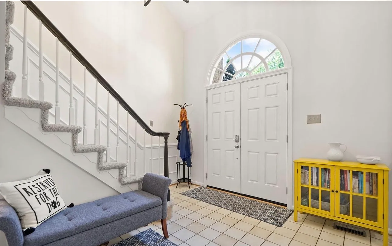 4 bed, 3.5 bath, 2855 sqft, $4,100 — Photo 4