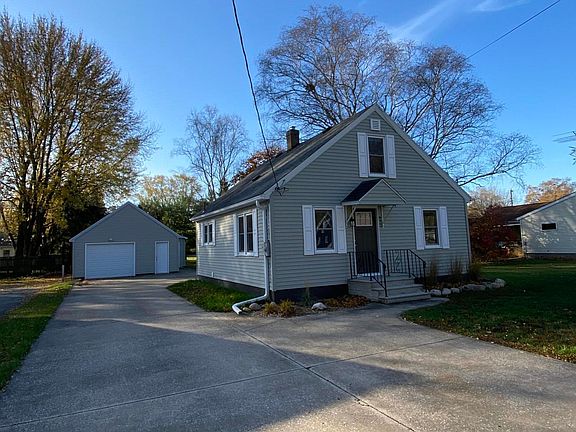 2nd image of 672 Grant Ave