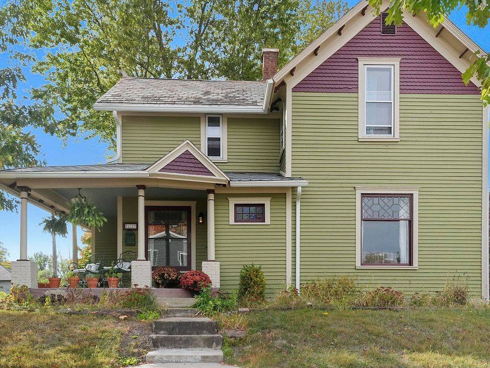 1st image of 227 N Oak St