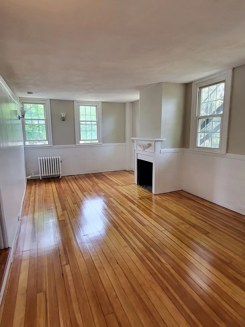 363 Waterman Avenue — Photo 4