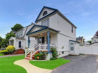 18 Drew St, Valley Stream, NY 11581