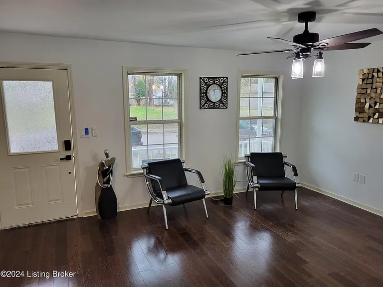 2129 Bolling Ave — Photo 5