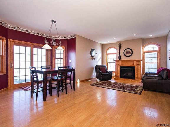 3rd image of 8715 Royal Oaks Dr