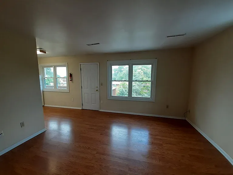 1016 S College Ave #D — Photo 4