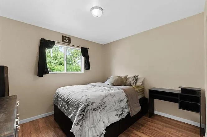 31 Warsen Ave — Photo 11