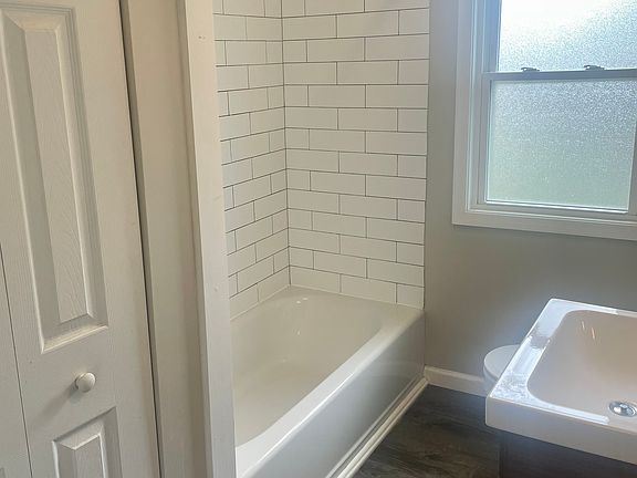 4th image of 1132 Milan Ave