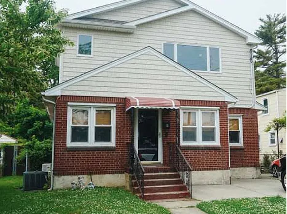 1st image of 72 Bedford Ave