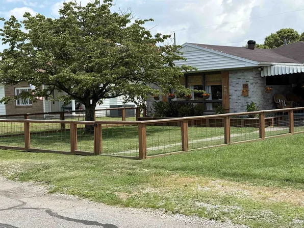 125 Center St, Coal Grove, OH 45638