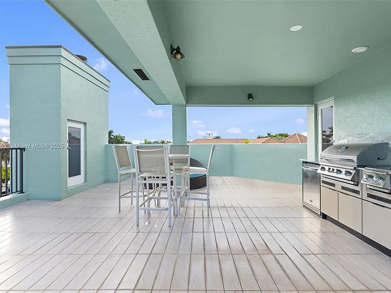 70 Bay Colony Ln — Photo 90