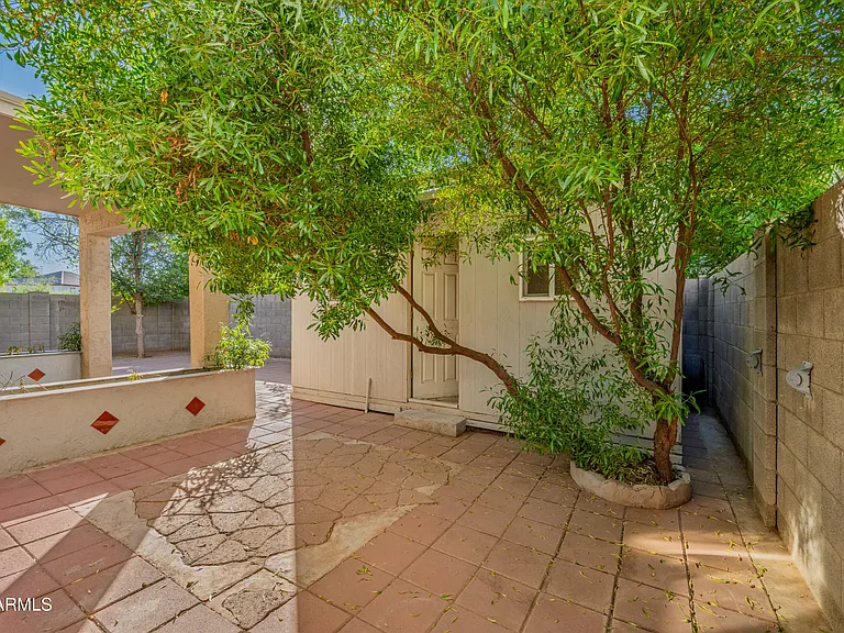 2524 S 89th Ln — Photo 33