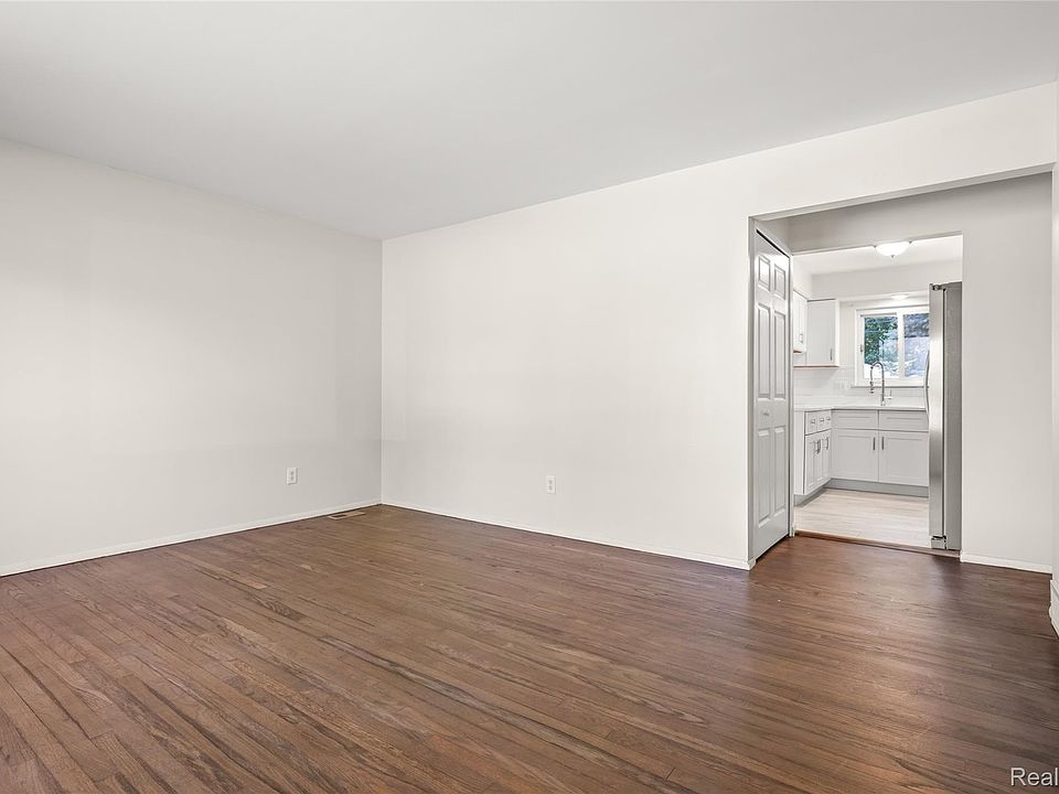 15032 Arcola St, photo 7