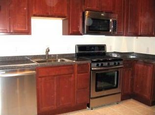 718 E Downer Pl, Aurora, IL 60505