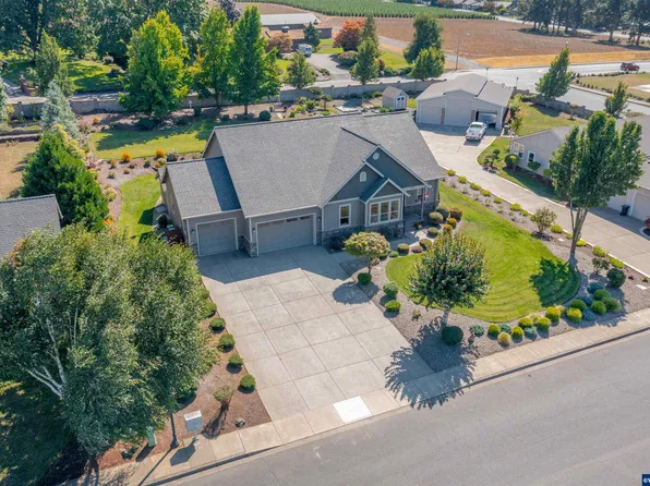 1612 Mountain Dr, Stayton, OR 97383