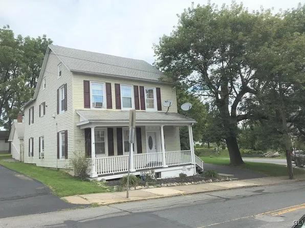 59 E High St, Nazareth, PA 18064