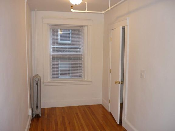 5th image of 1615 Commonwealth Ave #12W