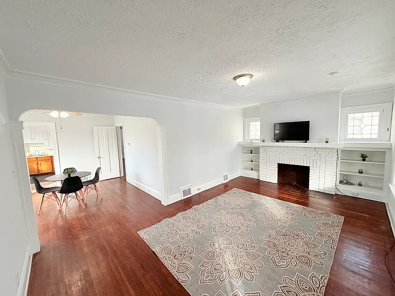 15711 Grovewood Ave #2 — Photo 6