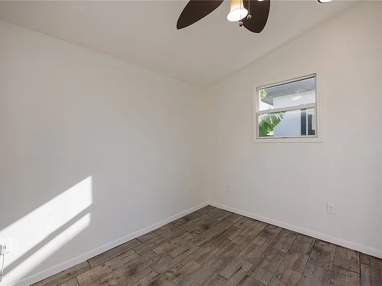 4025 Puget Sound Dr — Photo 38