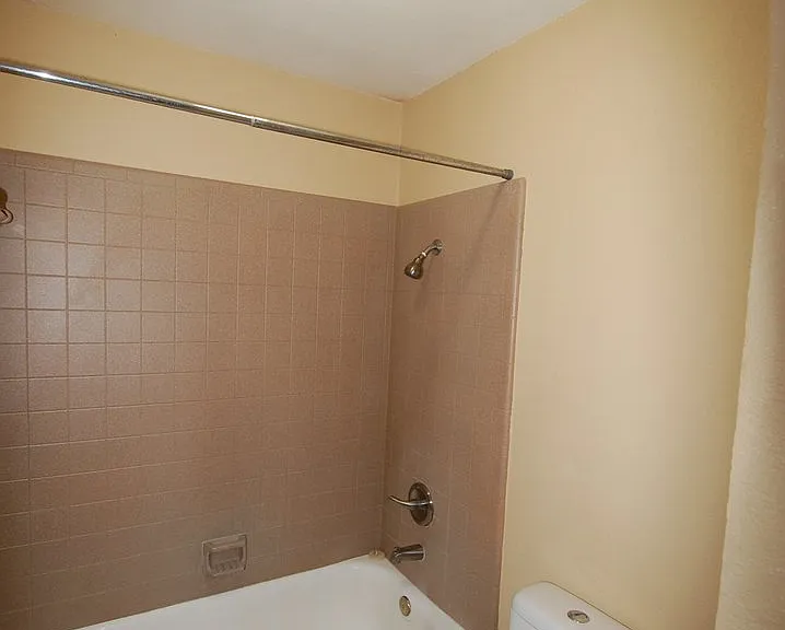2912 Dorset Dr — Photo 6