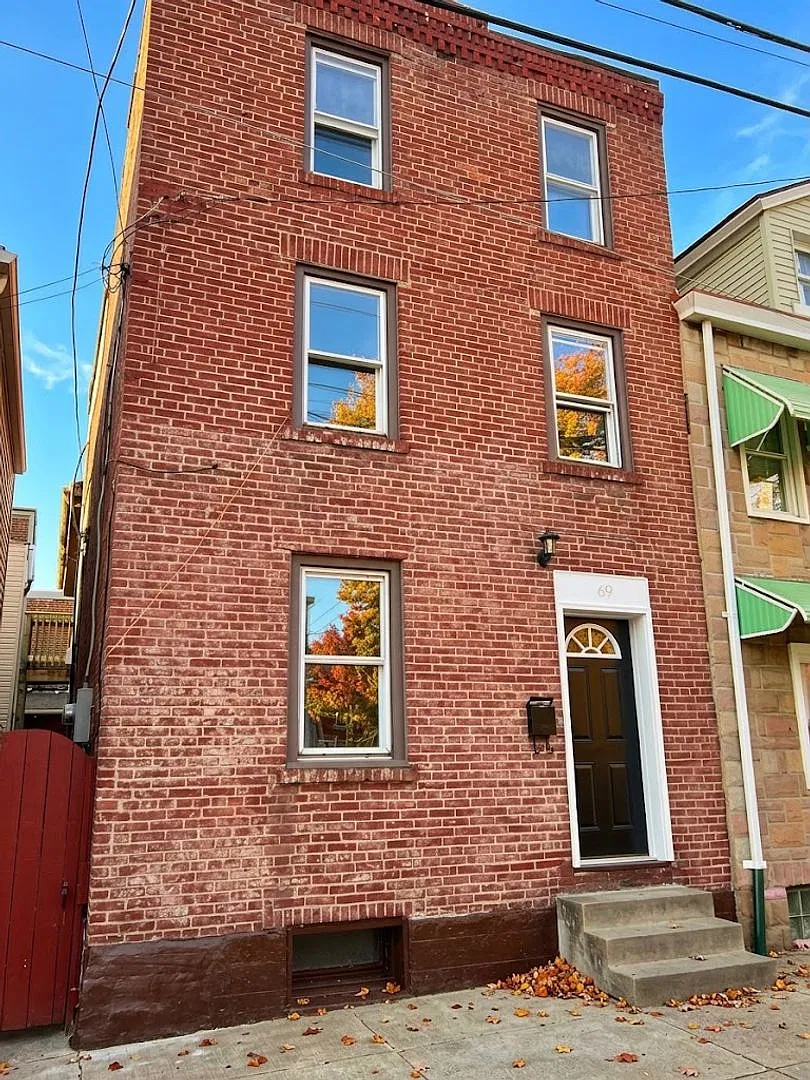 Student Housing - South Side Flats — Photo 1