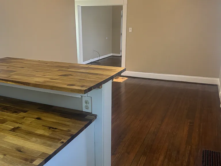 3270 Dickinson Rd — Photo 10
