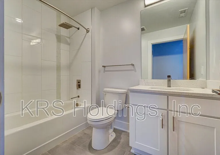 225 N Water St #210 — Photo 3