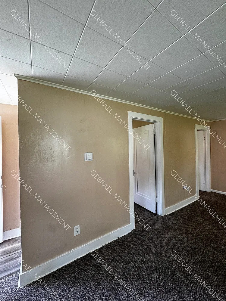 3208 Holly ave. — Photo 4