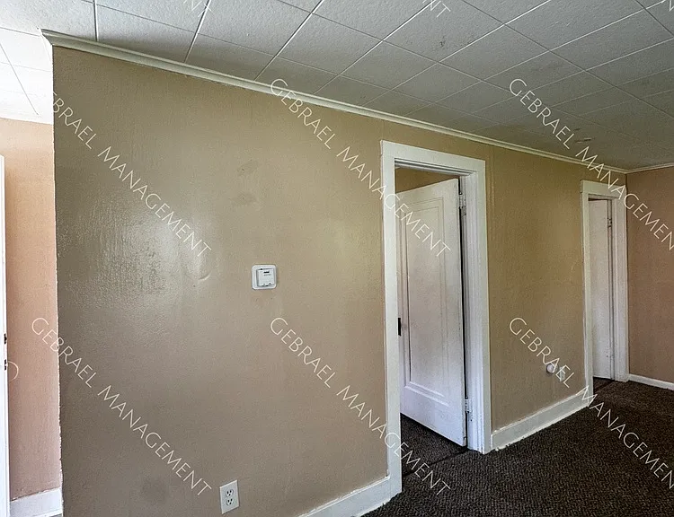 3208 Holly Ave — Photo 4