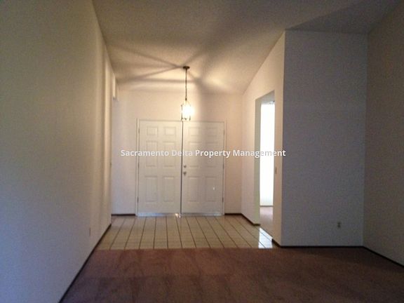 3rd image of 135 Cedro Cir