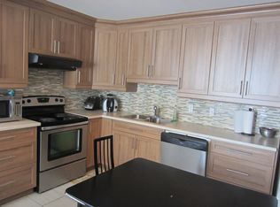 232 Gerrard St E #C, Toronto, ON M5A2E8