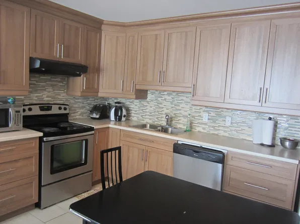 232 Gerrard St E #C, Toronto, ON M5A 2E8