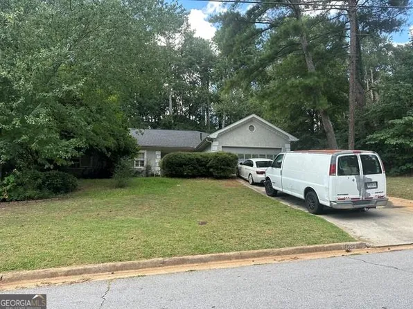 2021 Huntcliff Dr, Lawrenceville, GA 30043