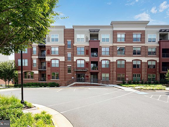 2nd image of 3985 Norton Pl #208