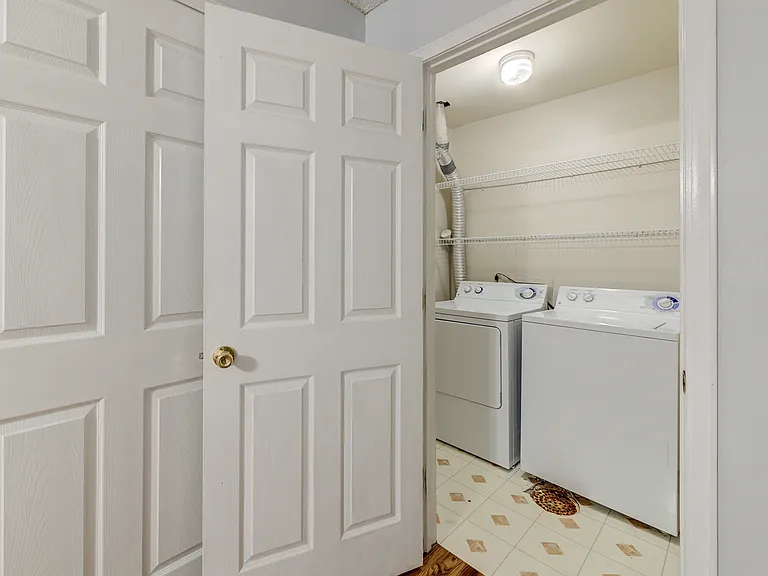 4319 Lindell Blvd #D — Photo 20