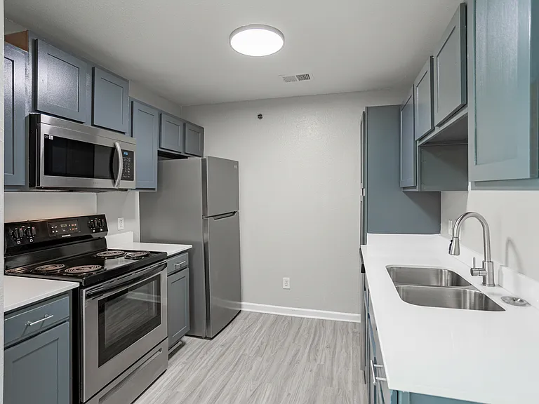 Park Place Apartments — Photo 14
