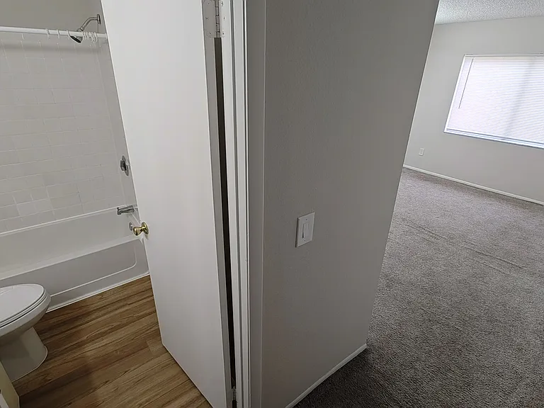 648 Kenwick Cir — Photo 3