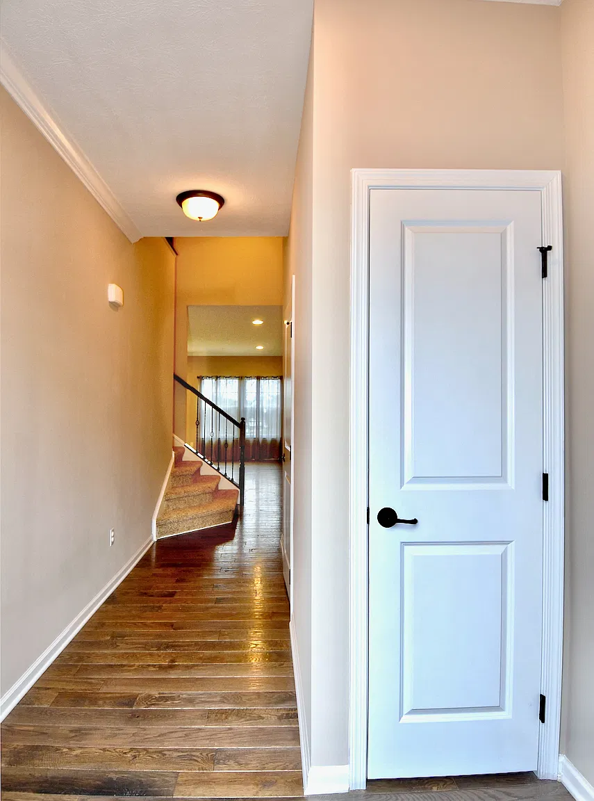 3 bed, 3.5 bath, 2109 sqft, $3,100 — Photo 2
