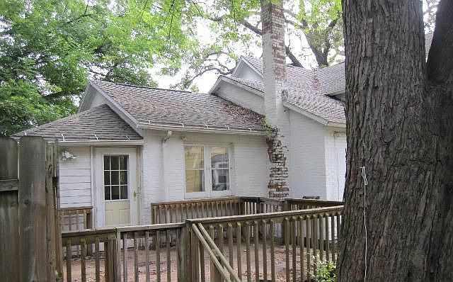 2nd image of 2420 S Burdick St