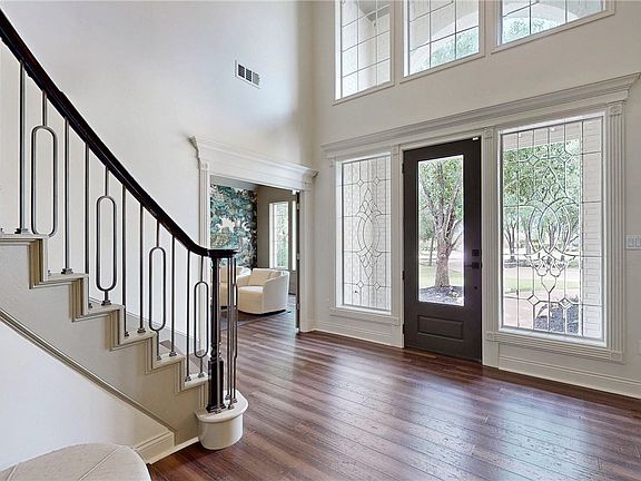 4th image of 1107 Royal Adelade Dr