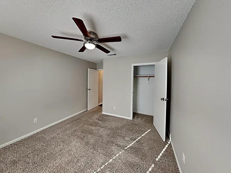 1317 Colony St — Photo 11