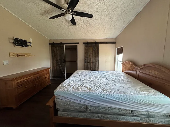 1584 Valiant Dr — Photo 16