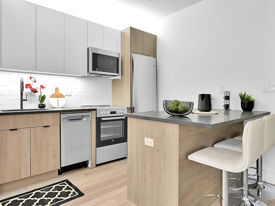 822 Flatbush Ave #2F