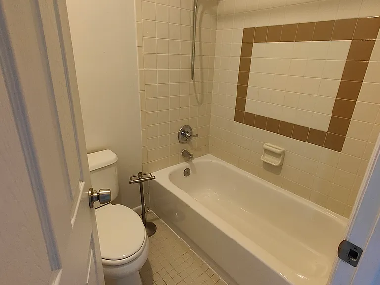 302 Avery Ave #3 — Photo 10