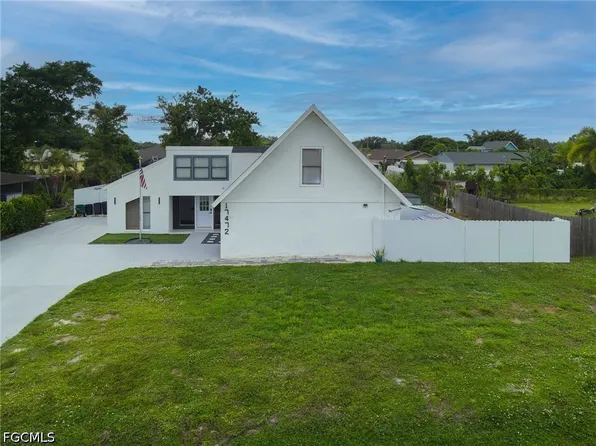 17472 Phlox Dr, Fort Myers, FL 33967