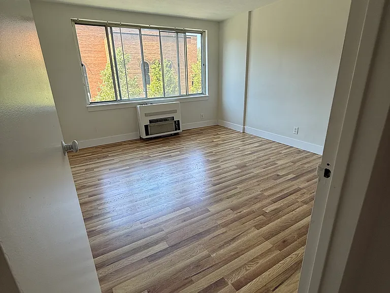 1000 East Ave #204 — Photo 18
