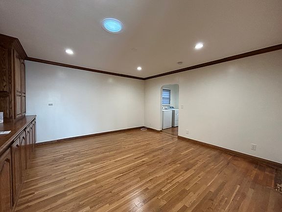 3rd image of 5731 Edita Ave